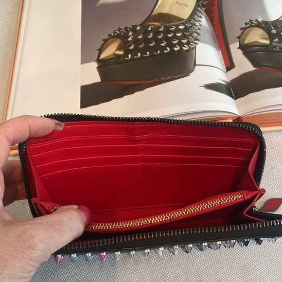 Christian Louboutin • Panettone Black Wallet with Rainbow Iridescent Spikes - Picture 9 of 17